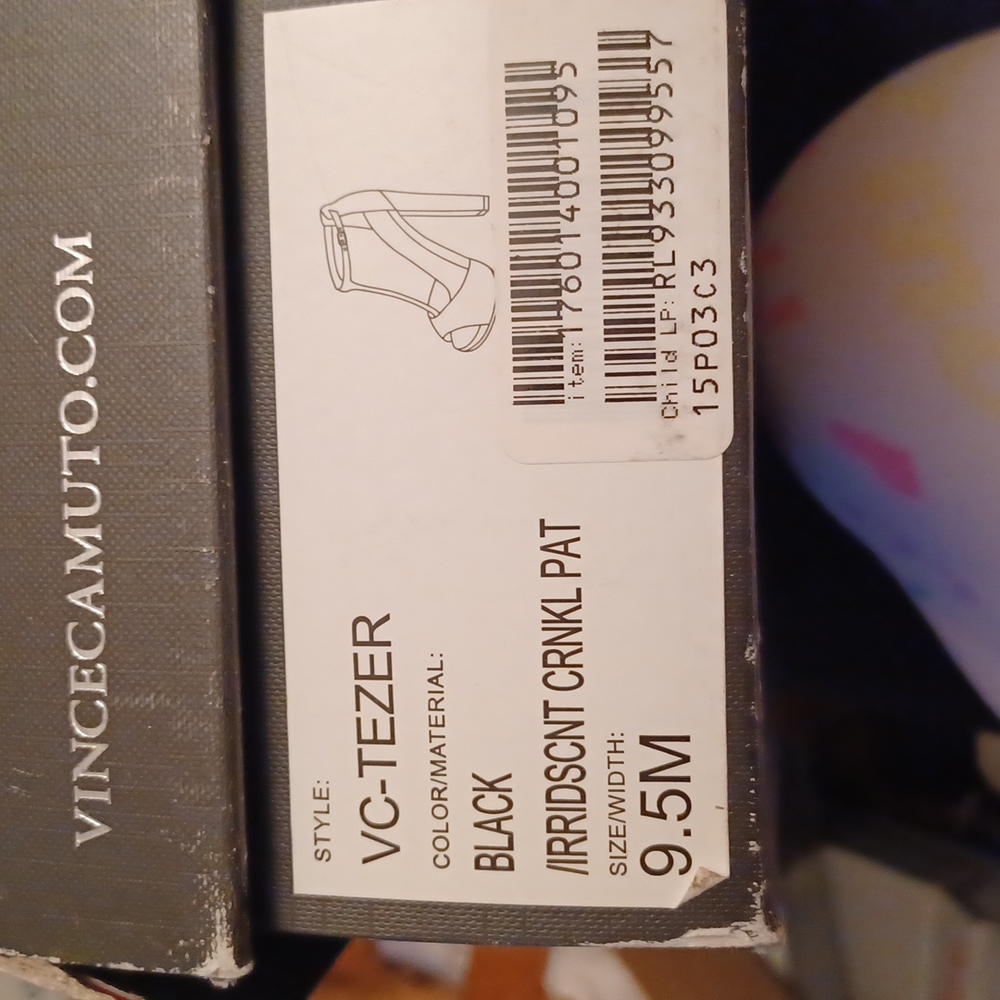 Shoes - Picture 7 of 8